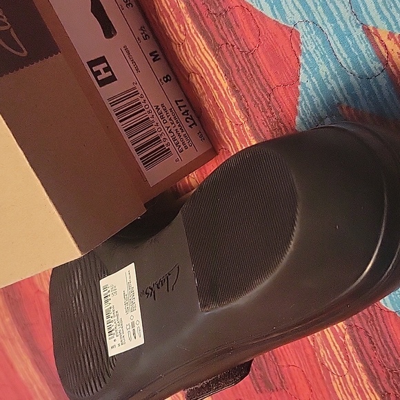 Brand New Clark's Brown Leather - Picture 5 of 9